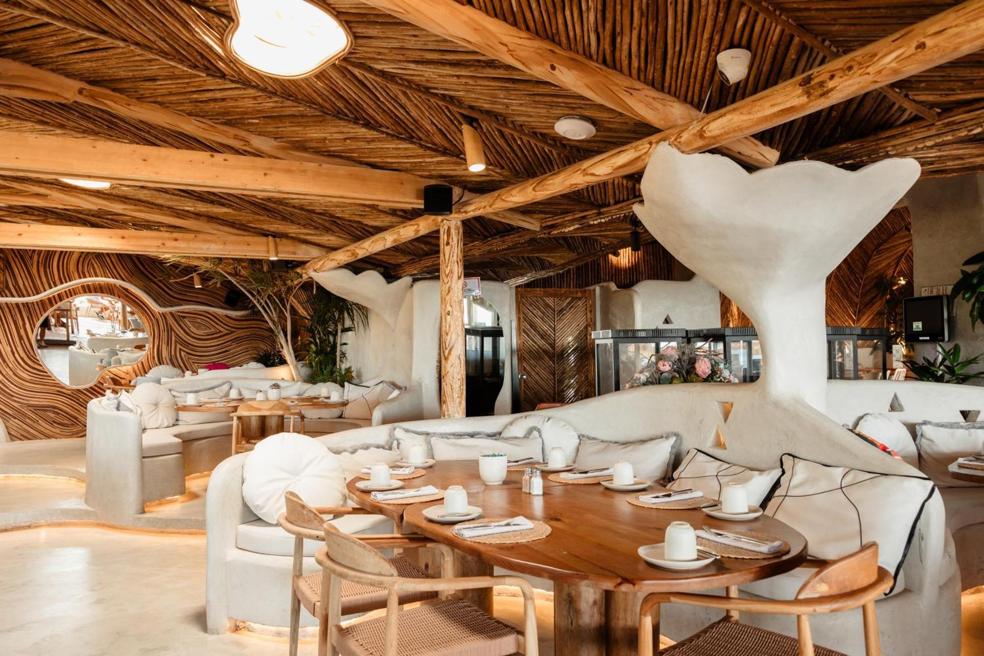 With Minimalist Decor, Pool And Bbq, Two Minutes' Walk From Costabella