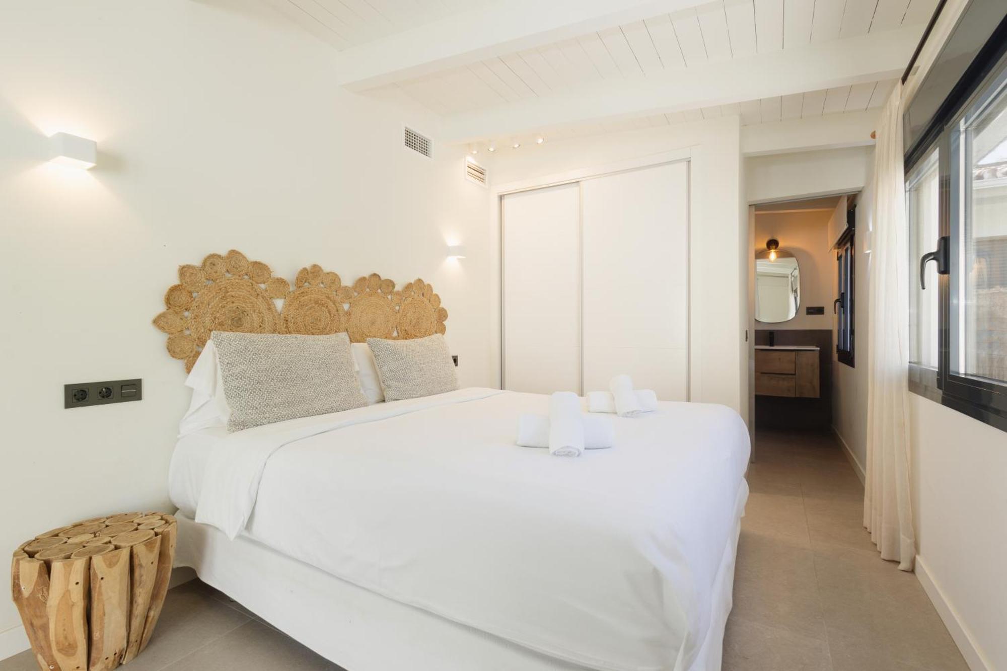 With Minimalist Decor, Pool And Bbq, Two Minutes' Walk From Costabella Villa Marbella